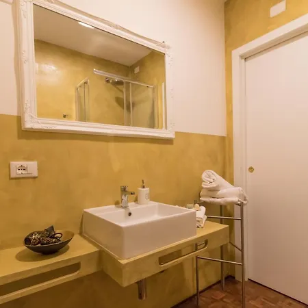 A Star Rom